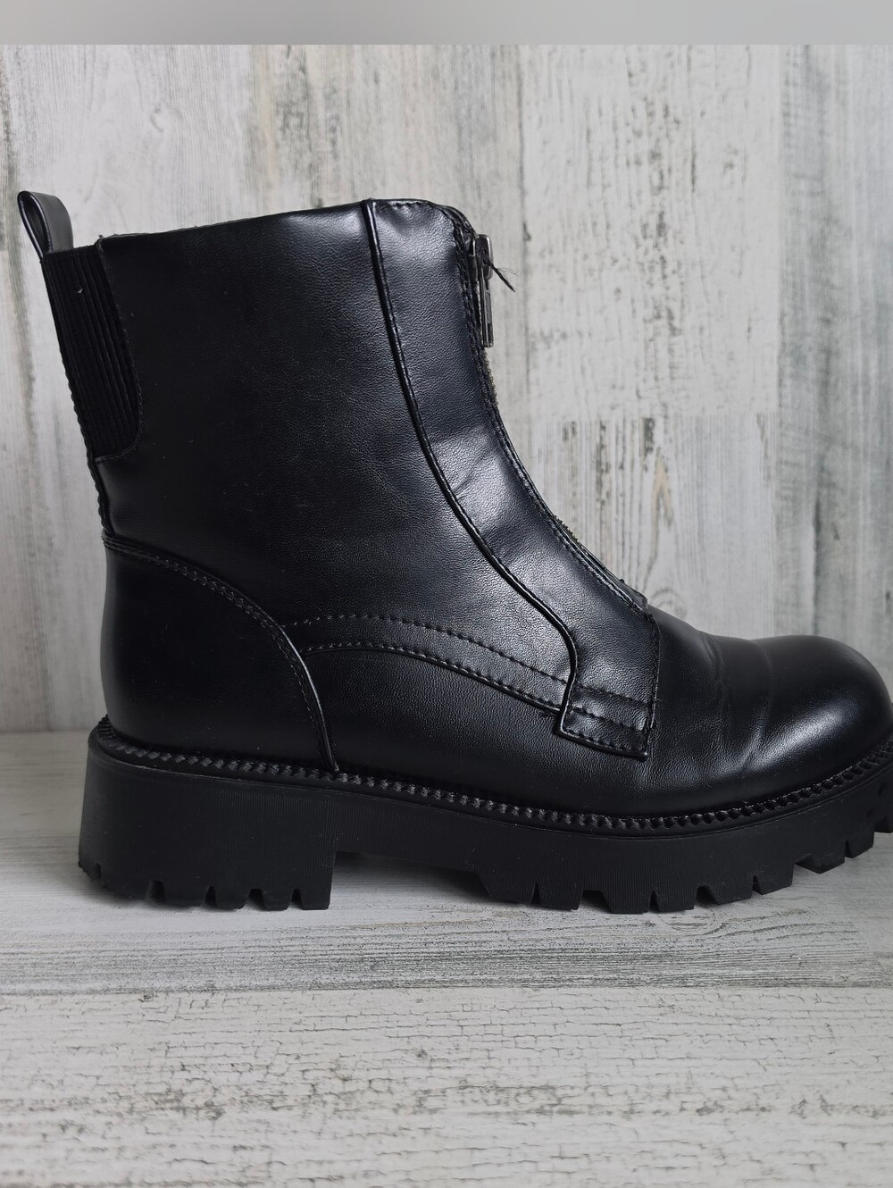 SO Womens Yuri Combat Boots 7.5 Black Front Zip Chunky Lug Sole Moto Grunge
